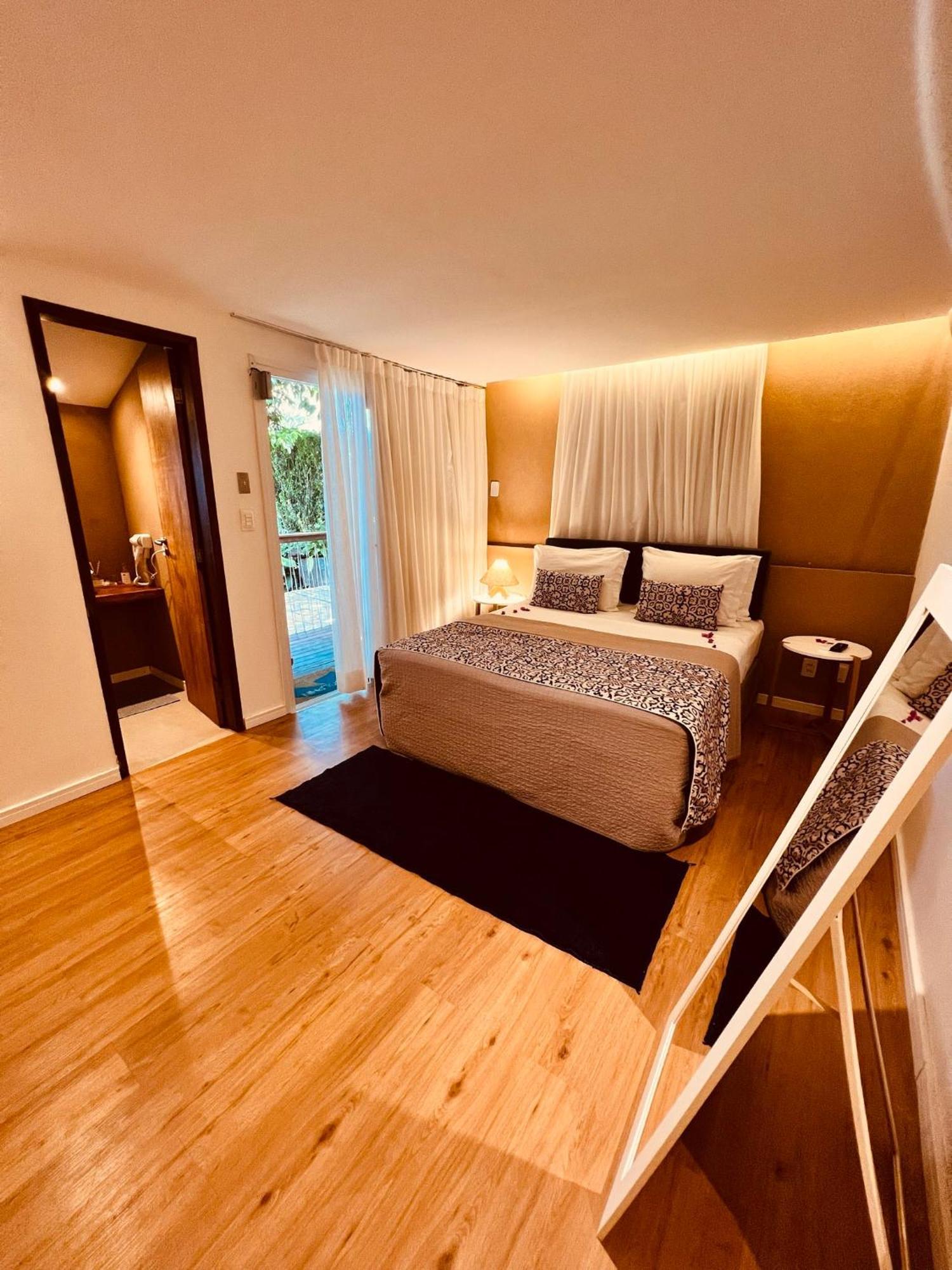 Dolphin Hotel 3*